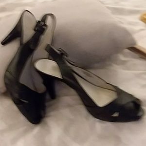 Black heal very comfortable